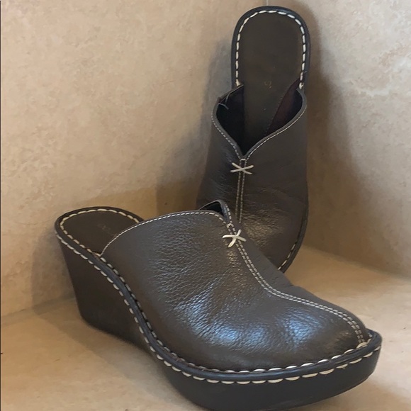 Dockers Shoes - 20% OFF BUNDLES! Docker Shoes/Mules
